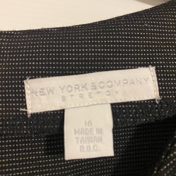 🚨DEFECT 🚨New York & Company stretchy dress - Picture 3 of 4